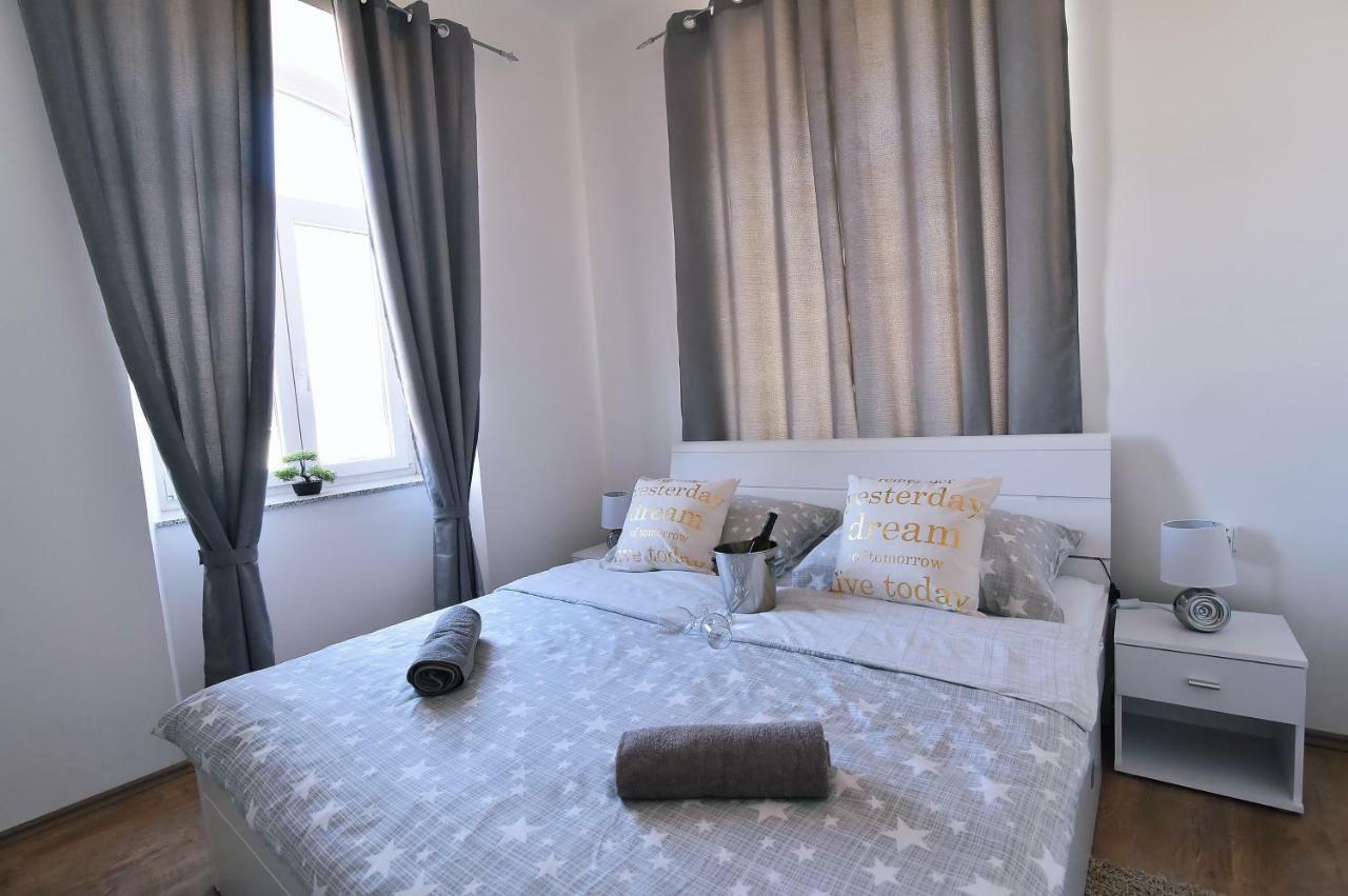 Appartement Donatella à Rijeka Extérieur photo