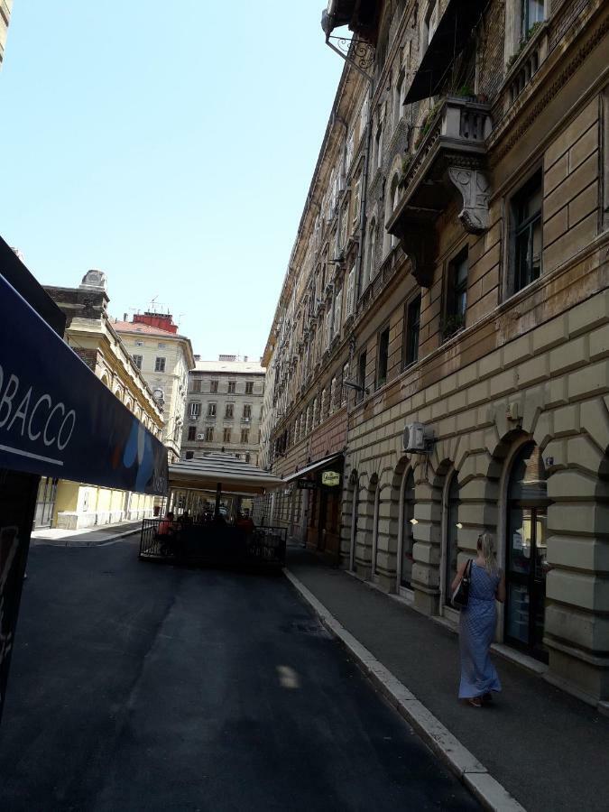 Appartement Donatella à Rijeka Extérieur photo